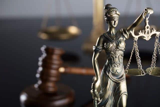 Judges gavel & lady justice