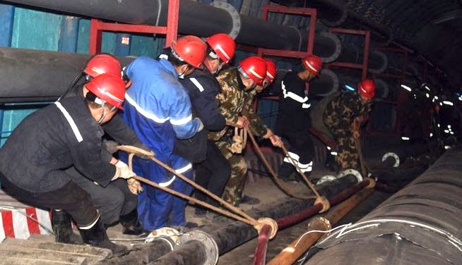 21 chinese miners trapped in mine