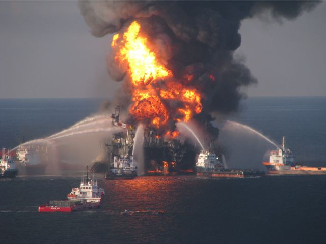Deepwater Horizon licensed from CANVA